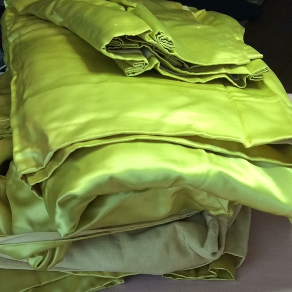 FINAL SALE PRICE 4 Panels Satiny Pinch Pleated Drapes - Picture 1 of 8